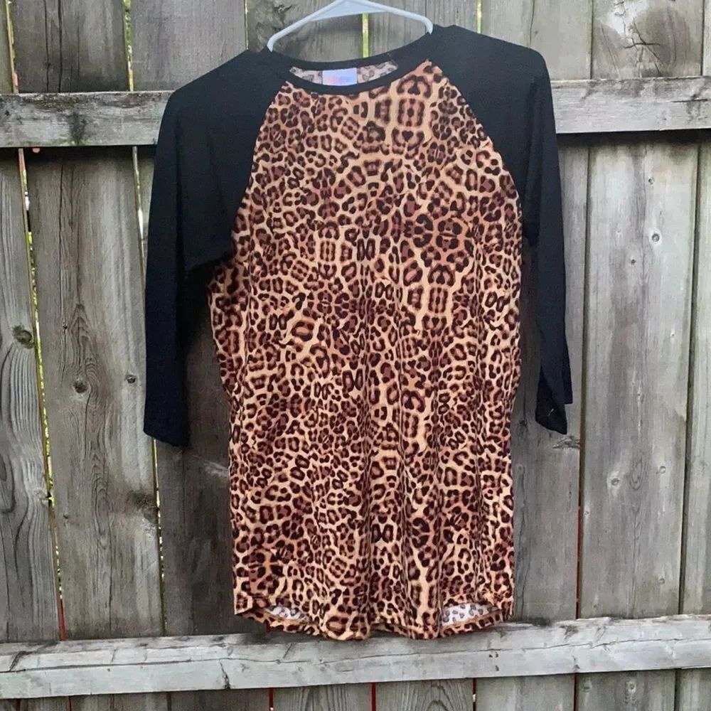 Lularoe Leopard Print top sz. S